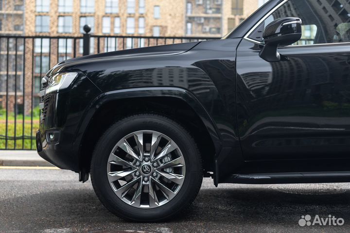 Toyota Land Cruiser 3.5 AT, 2023, 30 км