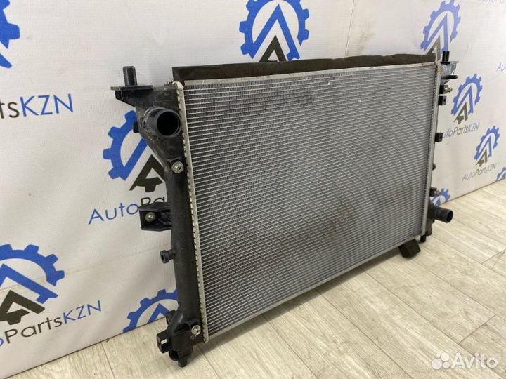 Радиатор охлаждения двигателя Suzuki Vitara