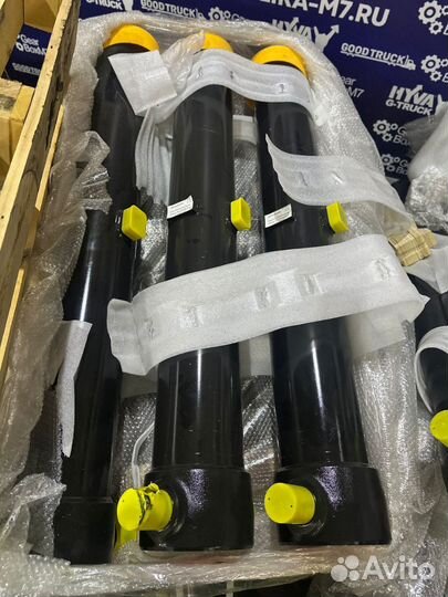 Гидроцилиндр подъём двигателя