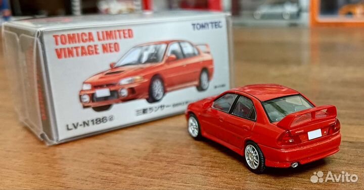 Tomica vintage neo Mitsubishi Lancer Evolution IV