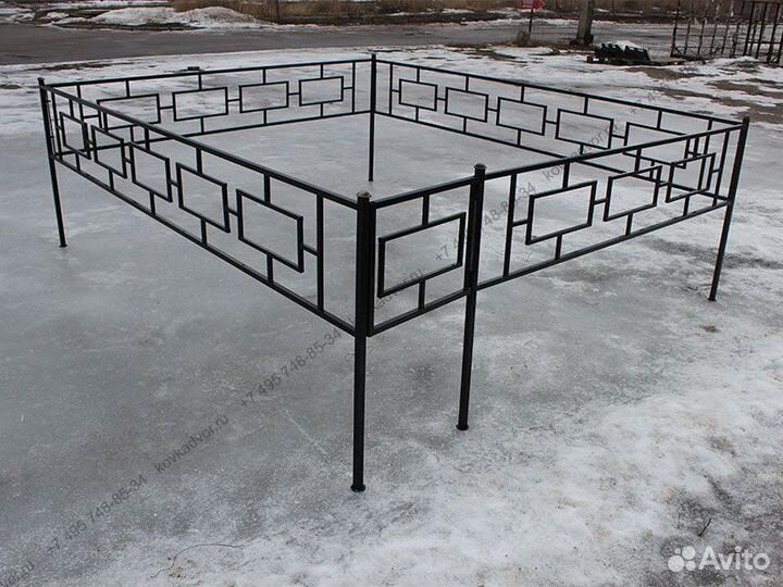 Оградки на кладбище