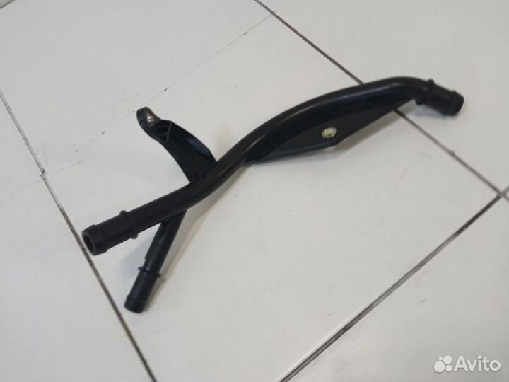 Патрубок Volkswagen Passat B7