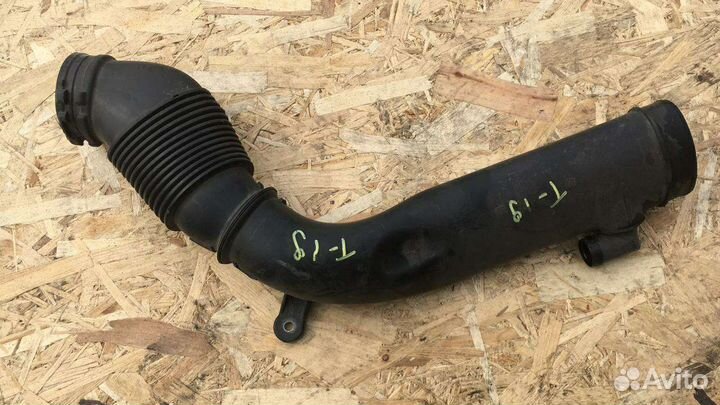 Патрубок воздушного фильтра Land Rover Discovery S