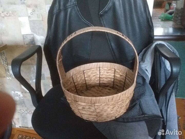 Корзина плетеная для подарков