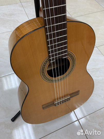 Классическая гитара Кремона