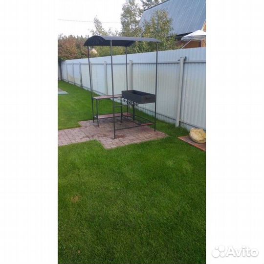 Мангал с крышей