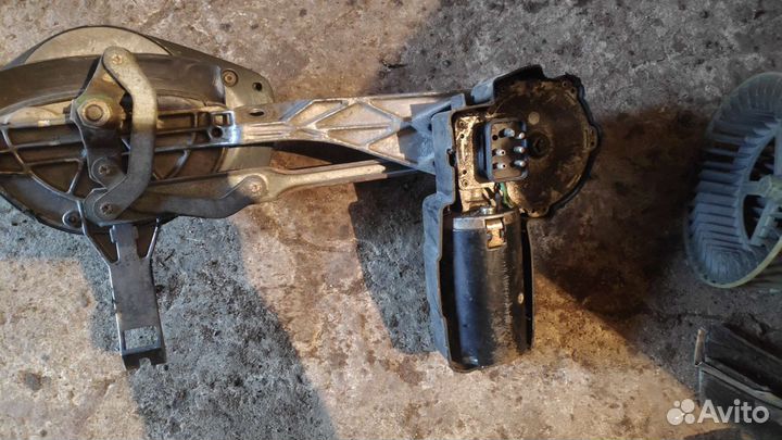 Запчасти w 124