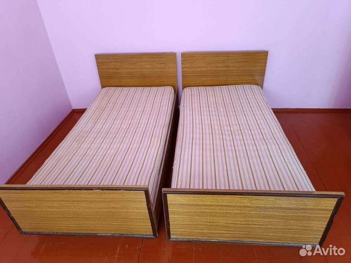 Спальный гарнитур