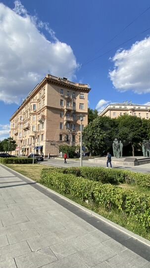 Своб. планировка, 211 м², 6/7 эт.