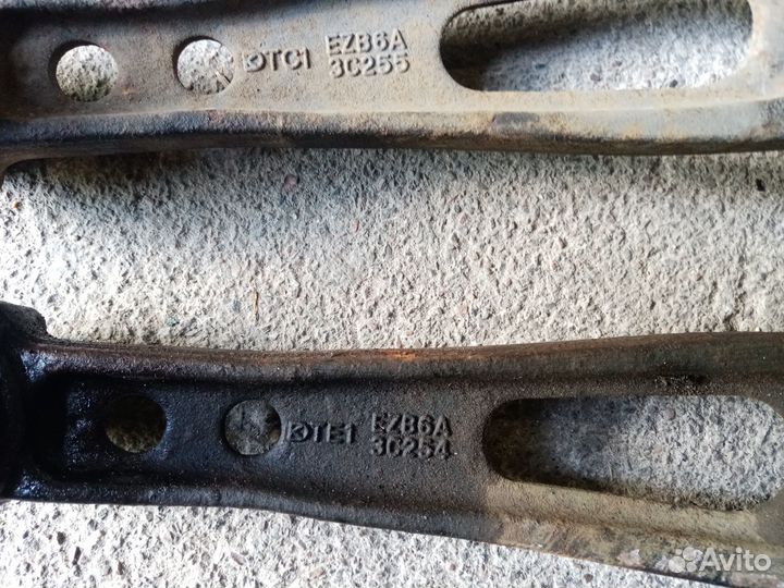 Рычаг передний на Рейнж Ровер IV 2016r