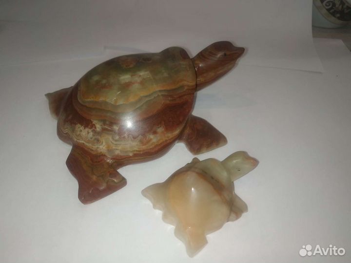 Черепахи из оникса