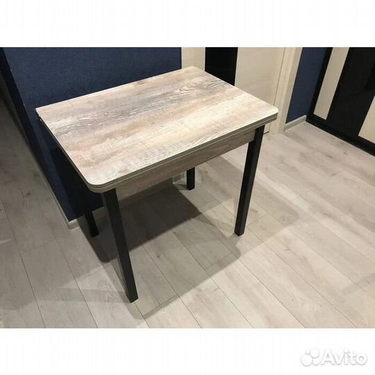 Стол обеденный