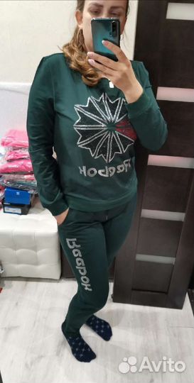 Спортивный костюм reebok новый