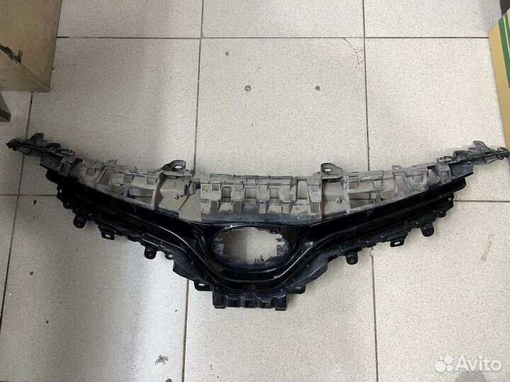 Решетка на Камри v70 под камеру