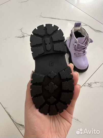 Продам ботинки для девочки 21 размера