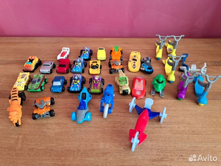 Игрушки из киндер-сюрприза. Машинки и самокаты