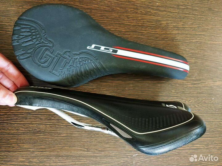 Спортивное седло для велосипеда