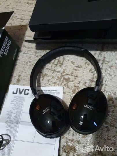 Беспроводные наушники JVC HA-S70BT