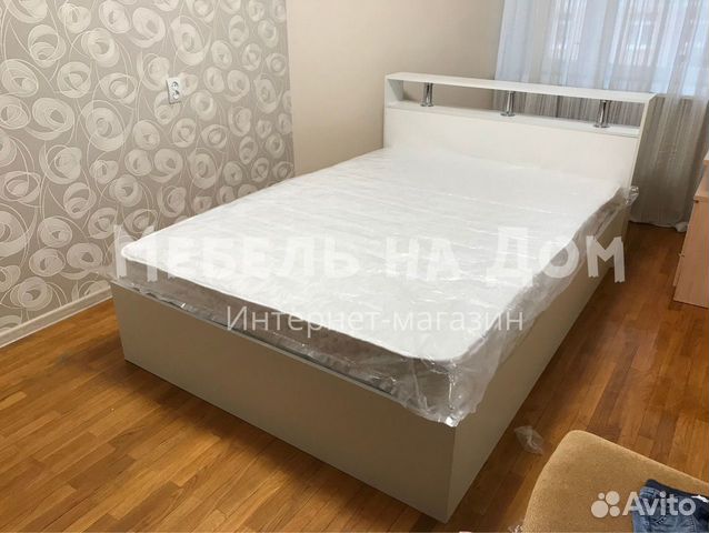 Кровать с матрасом