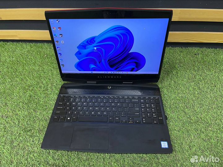 Великолепный игровой ноутбук Alienware m15