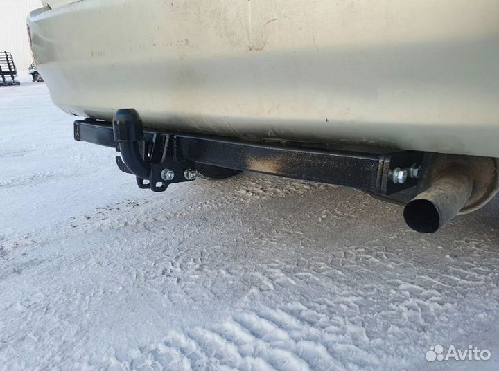 Фаркоп toyota ipsum