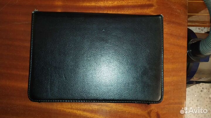 Б/у Чехол-книжка на планшет универсальный