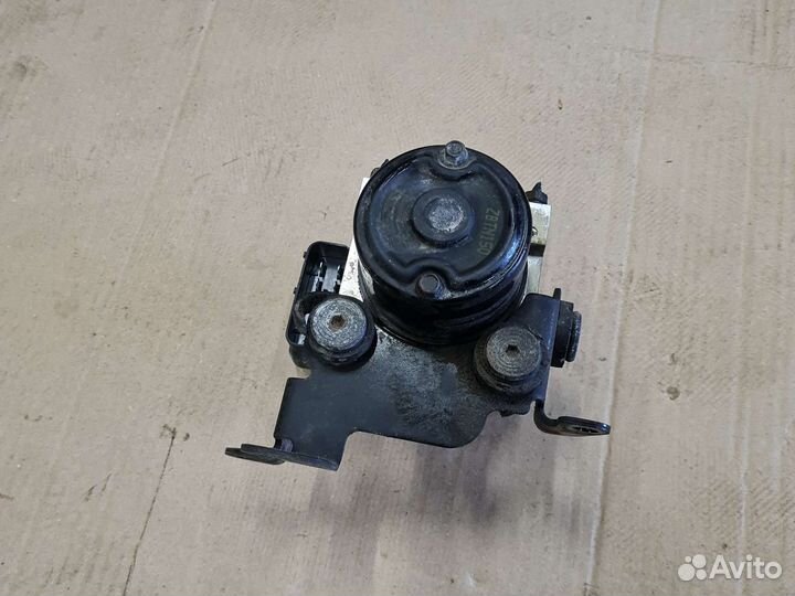 Блок ABS (насос) Hyundai Elantra XD хундaй Элантра