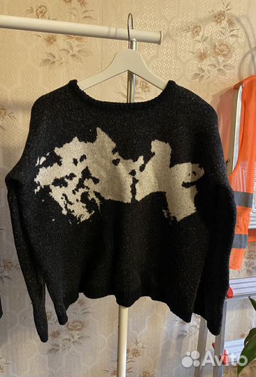 Вязаный свитер 