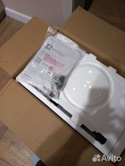 Продам встроенную микроволновую печь Bosh