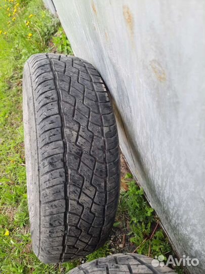 Bridgestone Dueler H/T 688 215/65 R16