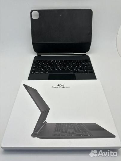 Чехол-клавиатура Apple Magic Keyboard 11