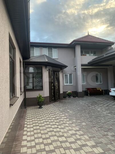 Дом 260 м² на участке 6 сот.