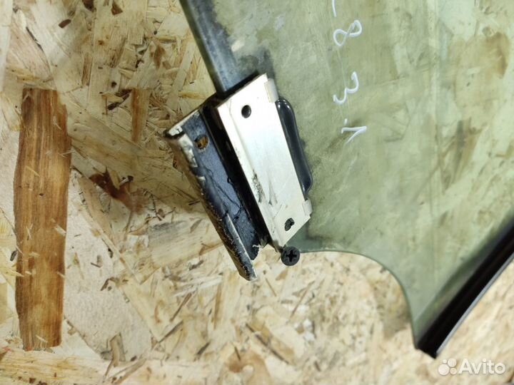 Стекло двери задней левой Opel Omega B