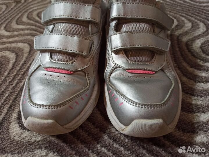 Кроссовки для девочки