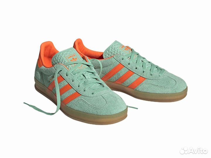 Женские Adidas Gazelle HQ8714