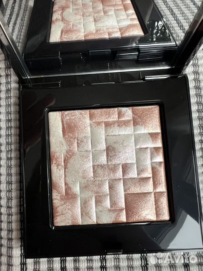 Пудра - хайлайтер Bobby Brown