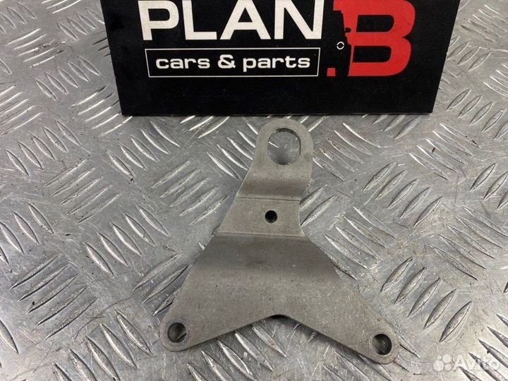 Кронштейн двигателя Volkswagen Golf MK6 caxa TSI