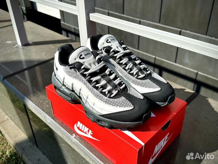 Кроссовки Nike Air Max 95 шоу-рум