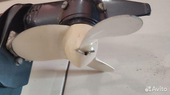 Подвесной лодочный мотор