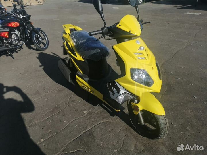 Скутер omaks F03