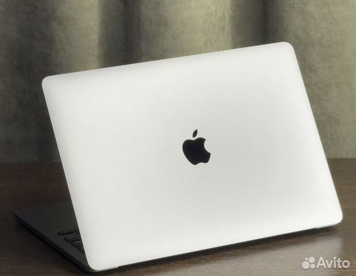 Macbook Pro M2