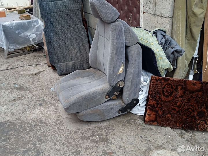 Передние сиденья