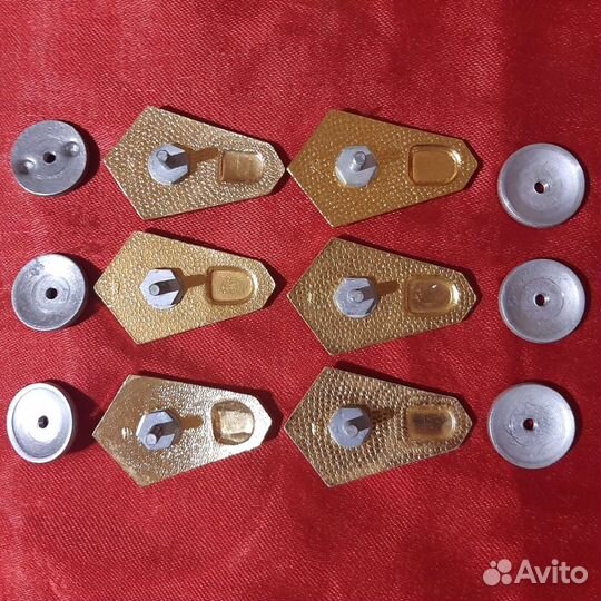 Знаки вузов учебных заведений.Ромбы