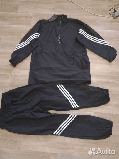 Спортивный костюм женский