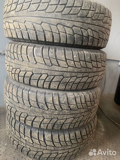 Michelin Latitude X-Ice North 215/60 R17