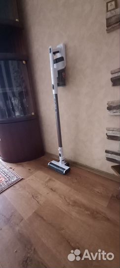 Вертикальный пылесос