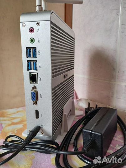 Бесшумный Mini pc Intel i3-7100u 8Gb Ram 128Gb Ssd