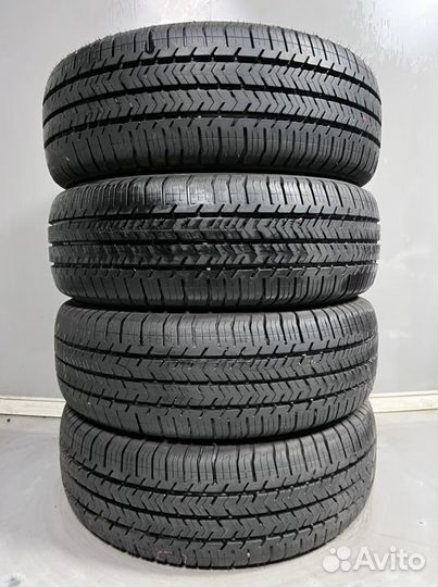 Michelin Agilis 51 215/65 R16