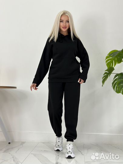 Спортивный костюм женский
