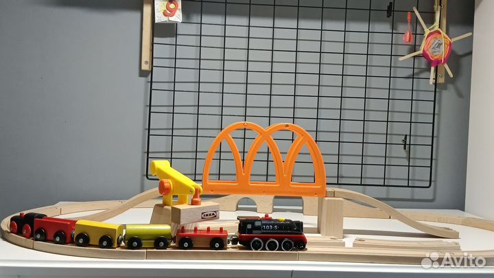 Деревянная железная дорога + поезд на батарейках